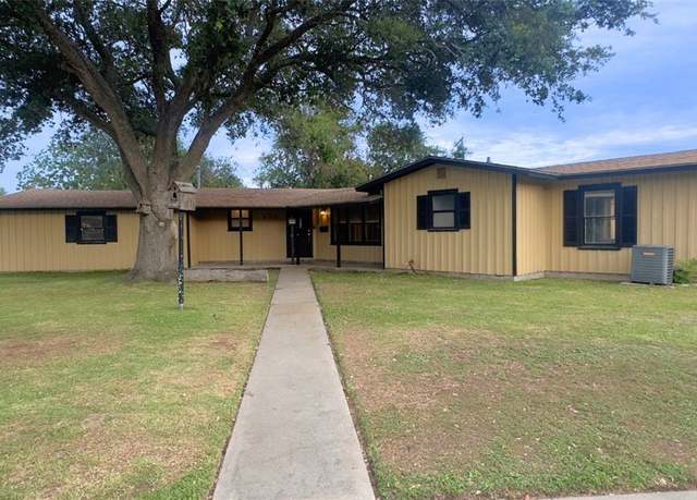 Property at 417 Canterbury Dr, Corpus Christi, TX 78412, 3 beds, 3 baths
