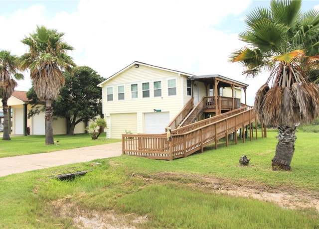Property at 226 Sailfish Dr, Rockport, TX 78382, 2 beds, 1.5 baths