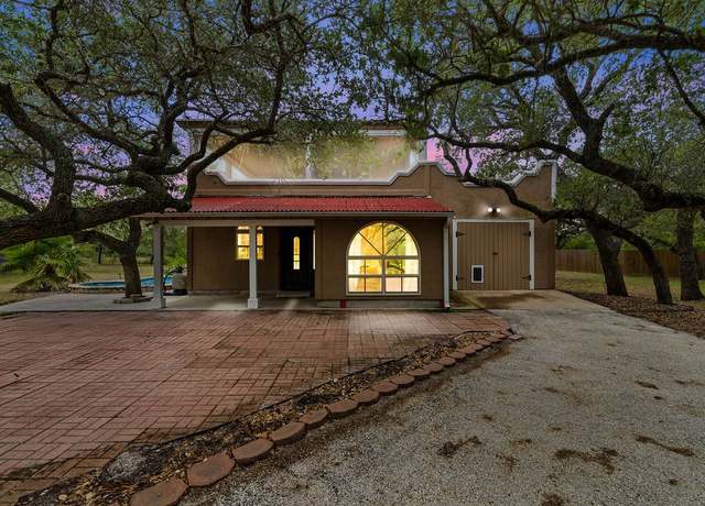Property at 44 Twelfth St, Rockport, TX 78382, 3 beds, 2 baths
