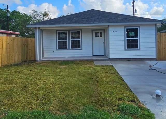 Property at 2809 Tarlton St, Corpus Christi, TX 78405, 3 beds, 2 baths