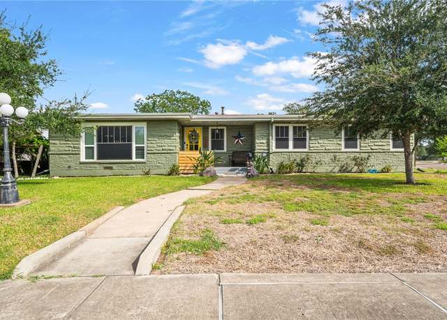 Property at 602 Harrison St, Corpus Christi, TX 78404, 3 beds, 2 baths
