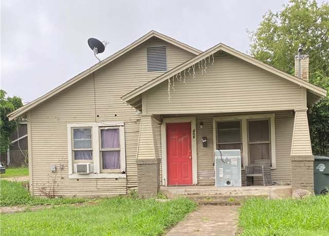 Property at 408 E 4th St, Alice, TX 78332, 2 beds, 1 bath