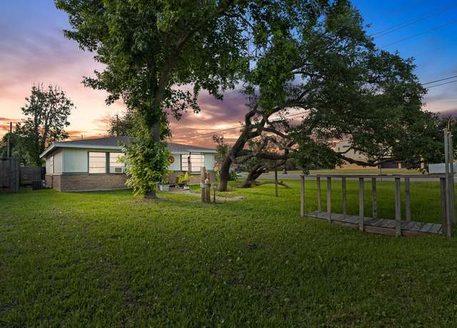 Property at 504 S 9th St, Aransas Pass, TX 78336, 3 beds, 2 baths