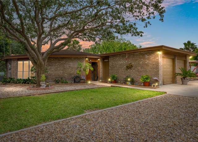 Property at 3225 Jamaica Dr, Corpus Christi, TX 78418, 3 beds, 2.5 baths
