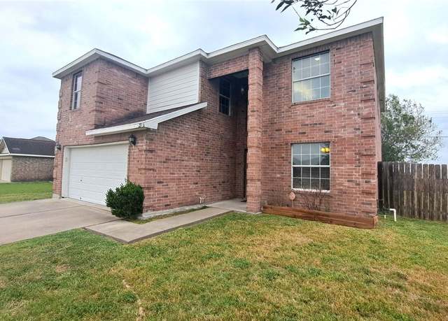 Property at 2906 Alice Ln, Kingsville, TX 78363, 5 beds, 3.5 baths