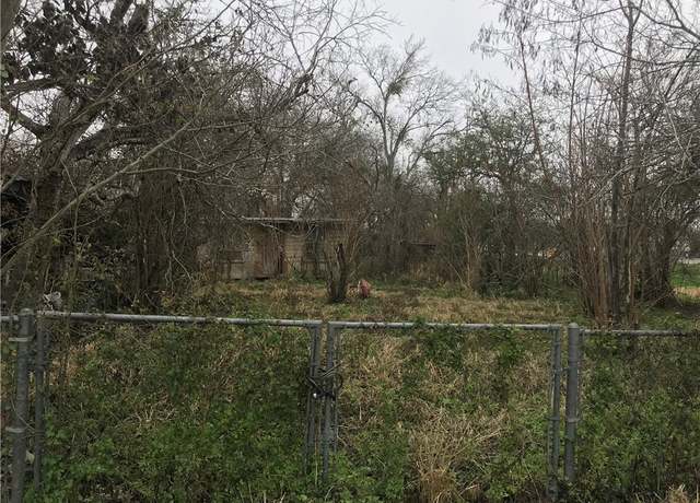 Property at 1116 Lucero St, Alice, TX 78332