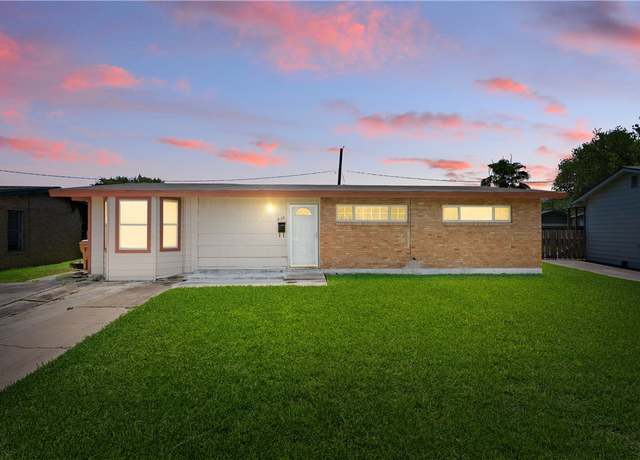 Property at 938 Woodlawn Dr, Corpus Christi, TX 78412, 3 beds, 2 baths