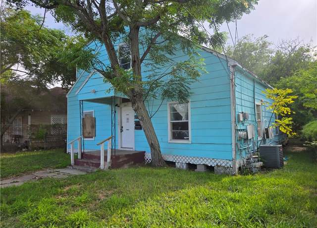 Property at 1011 S Alameda St, Corpus Christi, TX 78404, 4 beds, 3 baths