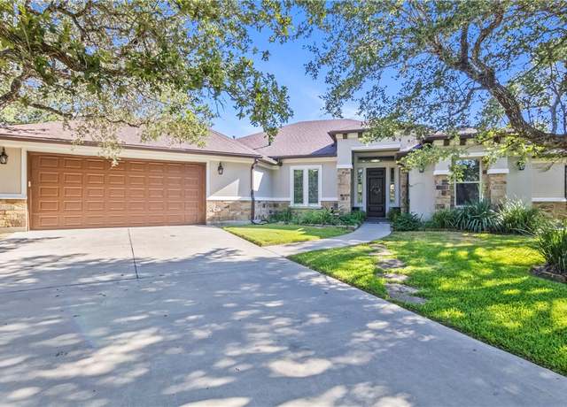 Property at 29 Osprey Dr, Rockport, TX 78382, 4 beds, 3 baths