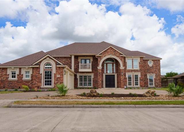 Property at 53 W Bar Le Doc Dr, Corpus Christi, TX 78414, 5 beds, 4.5 baths