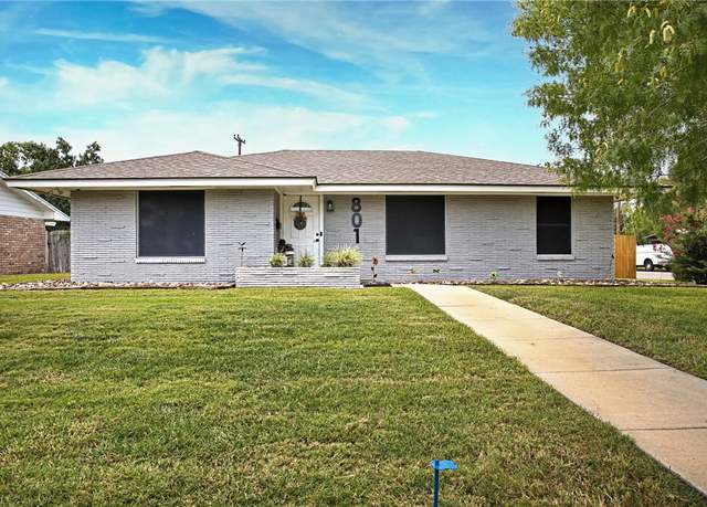 Property at 801 Belmeade Dr, Corpus Christi, TX 78412, 3 beds, 2 baths