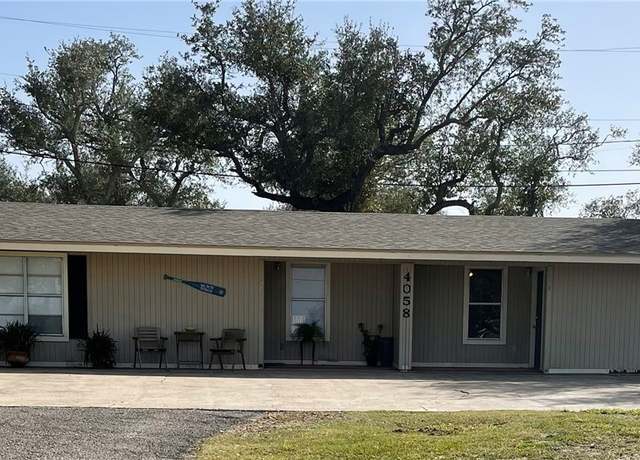 Property at 4058 Loop 1781, Rockport, TX 78382, 4 beds, 2 baths