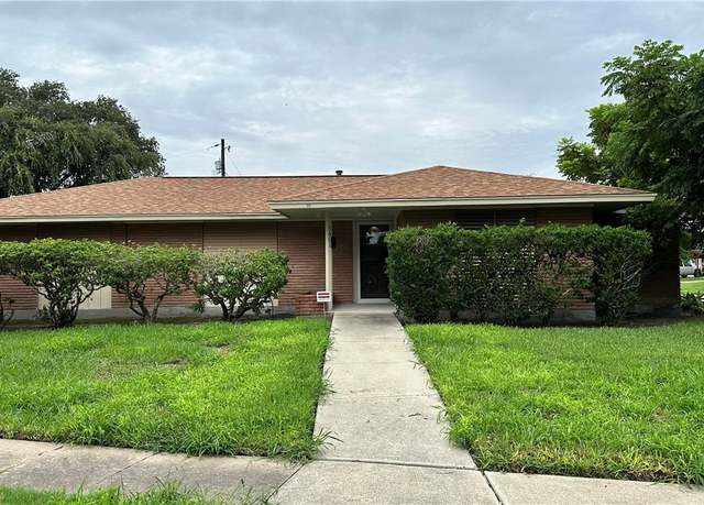 Property at 5401 Fresno Dr, Corpus Christi, TX 78411, 3 beds, 2 baths