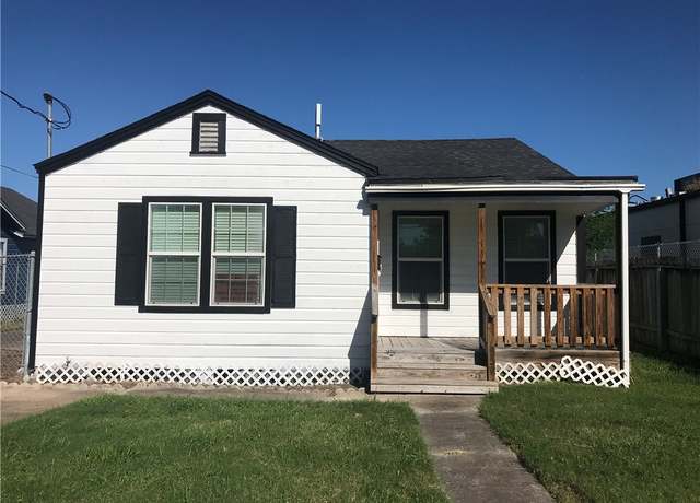 Property at 1222 18th St, Corpus Christi, TX 78405, 3 beds, 2 baths