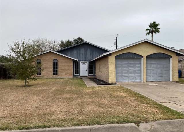 Property at 1622 Memorial Pkwy, Portland, TX 78374, 3 beds, 2 baths