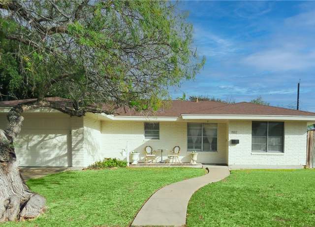 Property at 1502 Denver St, Portland, TX 78374, 3 beds, 1 bath