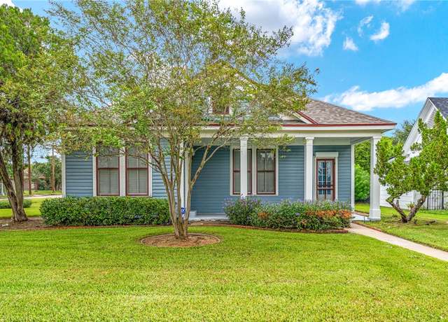 Property at 330 W Henrietta Ave, Kingsville, TX 78363, 3 beds, 2.5 baths