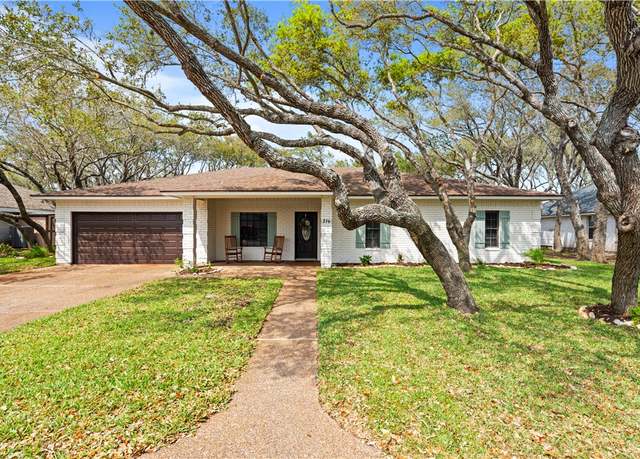 Property at 216 Olympic Dr, Rockport, TX 78382, 3 beds, 2 baths