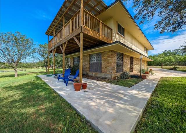Property at 155 Buffalo Rd, George West, TX 78022, 6 beds, 2.5 baths