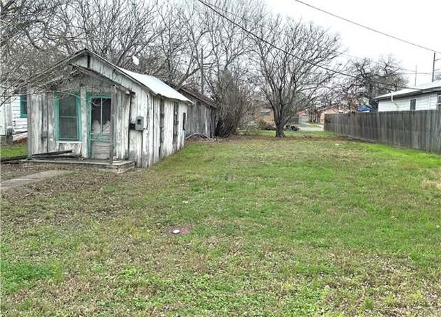 Property at 607 S Rachal St, Sinton, TX 78387