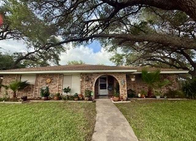Property at 1638 W Palm Dr, Aransas Pass, TX 78336, 3 beds, 2 baths