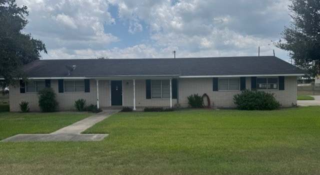 Photo of 1005 Bowie, George West, TX 78022