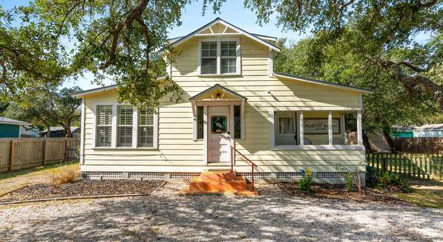 Photo of 1027 N Austin St, Rockport, TX 78382