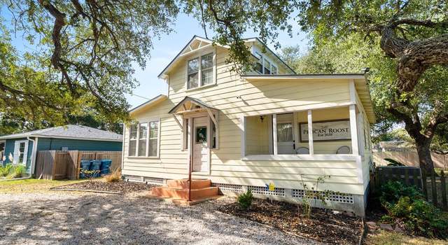 Photo of 1027 N Austin St, Rockport, TX 78382