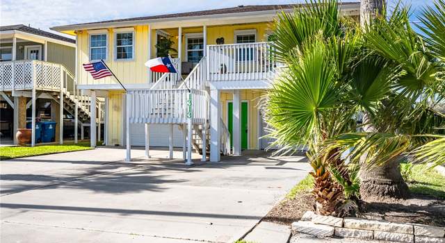 Photo of 1313 S Magnolia St, Rockport, TX 78382