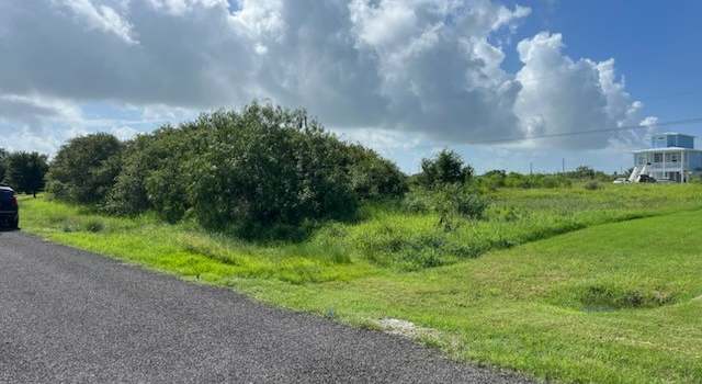 Photo of 403 & 404 Forest Oak Ln, Rockport, TX 78382