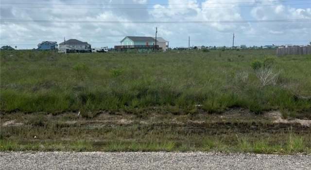 Photo of 151 W Pin Oak Ln, Rockport, TX 78382