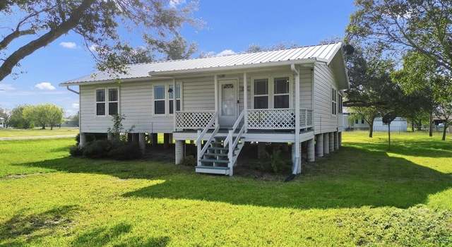 Photo of 502 Bay St, Austwell, TX 77950
