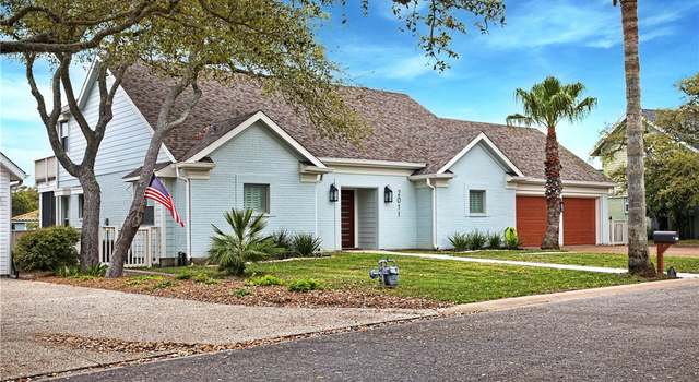Photo of 2011 Crescent Dr, Rockport, TX 78382