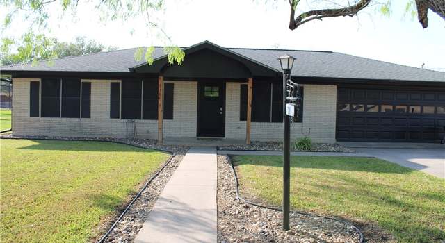 Photo of 710 S Leona St, Orange Grove, TX 78372