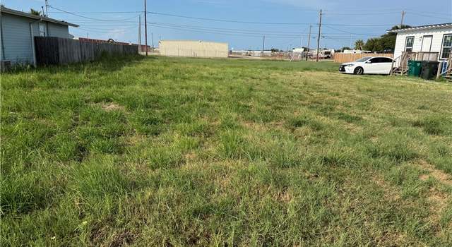 Photo of 1402 Marine Dr, Corpus Christi, TX 78418
