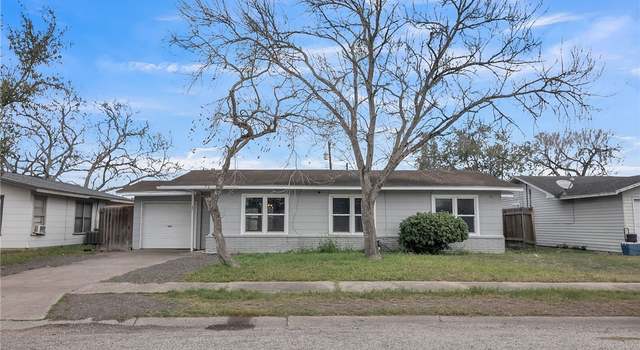 Photo of 607 E Tubbs St, Bishop, TX 78343
