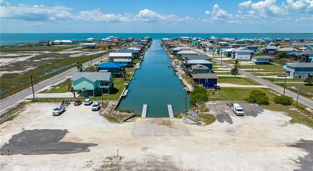 Photo of 66 Redfish Dr, Rockport, TX 78382