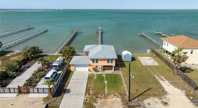 Photo of 630 Copano Cv, Rockport, TX 78382