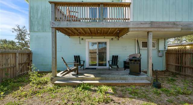 Photo of 510 King St E, Rockport, TX 78382
