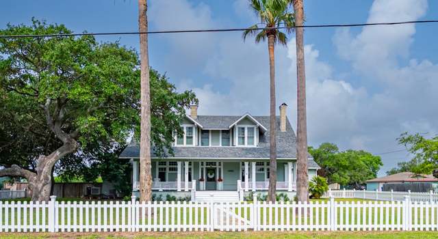 Photo of 617 N Magnolia St, Rockport, TX 78382