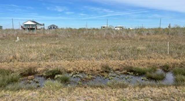 Photo of 279 W Live Oak Ln, Rockport, TX 78382
