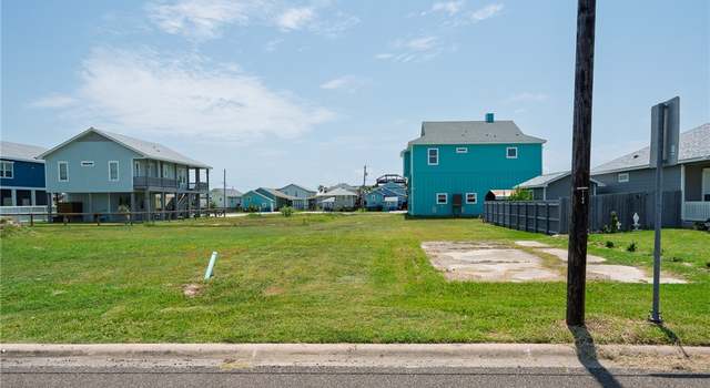 Photo of 1024 S Church St, Rockport, TX 78382