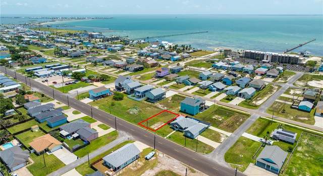 Photo of 1024 S Church St, Rockport, TX 78382