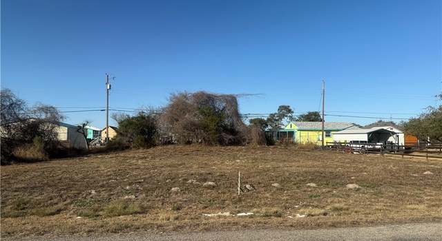 Photo of 181 Shady Oak Ln, Rockport, TX 78382