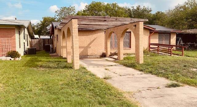Photo of 503 Marie Pl, Beeville, TX 78102