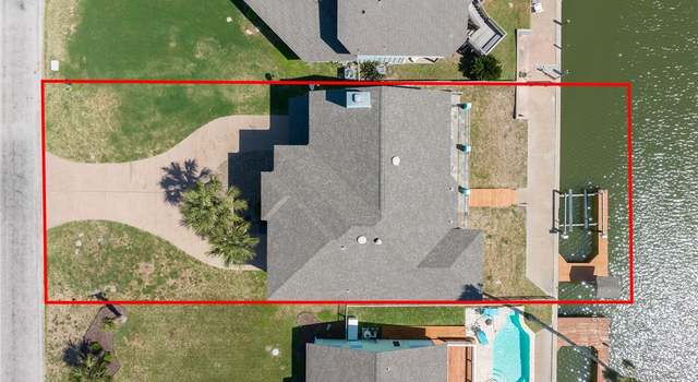 Photo of 227 Windjammer Rd, Rockport, TX 78382