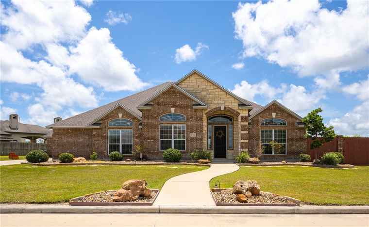 Photo of 8402 Lago Vista Dr Corpus Christi, TX 78414