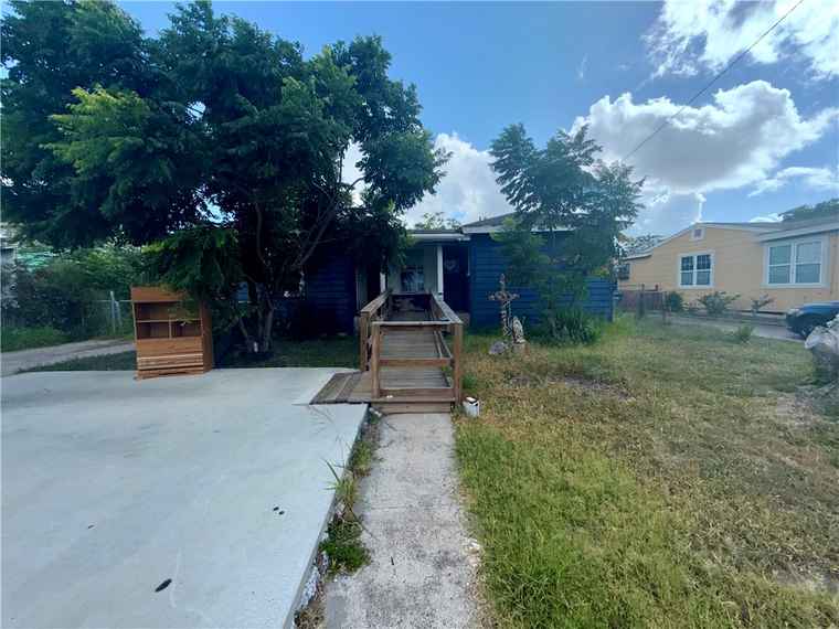 Photo of 4026 W Vanderbilt Dr Corpus Christi, TX 78415