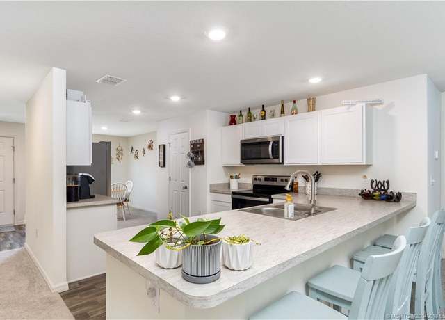 Property at 1643 SE Ocean Ln, Port Saint Lucie, FL 34983, 3 beds, 2 baths