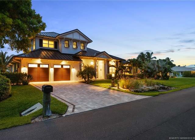 Property at 9335 SE Delafield St, Hobe Sound, FL 33455, 3 beds, 2.5 baths